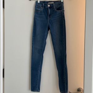 Levi’s 720 High Rise Super Skinny Jeans